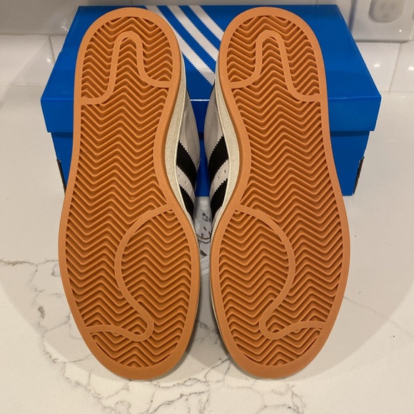 Adidas campus shoes - Picture 3 of 6